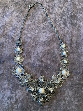 Vintage-Inspired Silver Floral Necklace with Cream Faux Pearl Accents